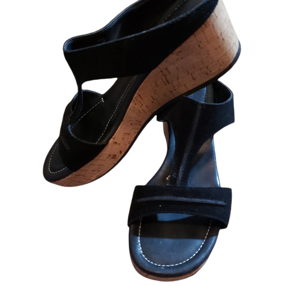 Donald pliner black wedge sandals suede size 8 euc